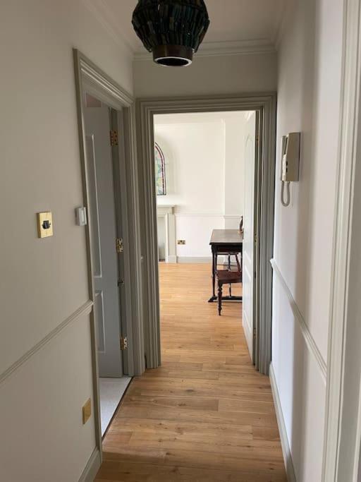 Garden View Flat On Georgian Square In Fitzrovia * Londres